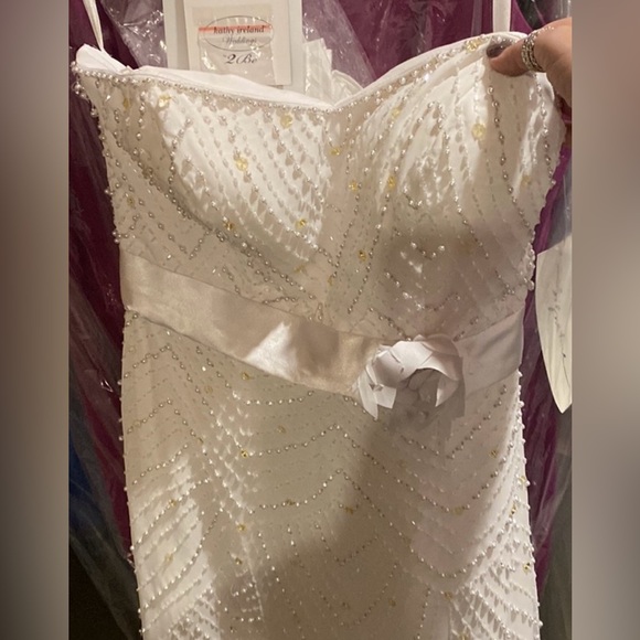 Kathy Ireland 2Be White Beaded Chiffon Straight Wedding Gown with shawl - Picture 2 of 10